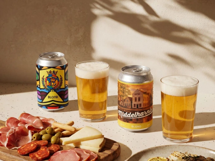 Combinatie van bier met hartige borrelproducten.