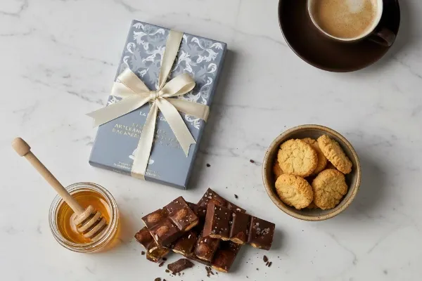 SECUNDARIA CHOCOLATES_600x400_ Chocolate la virgen sal, cacahuete, miel_2.webp