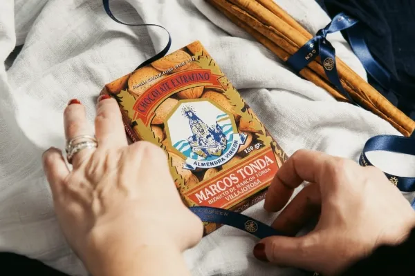 SECUNDARIA CHOCOLATES_600x400_ Chocolate la virgen almendra marcona.webp