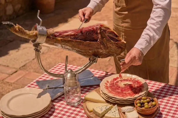 SECUNDARIA JAMON_600x400_100% Iberico ham - Jamón de Bellota_1.webp