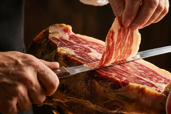 SECUNDARIA_HAM ACCESORIES_CUCHILLOJAMONERO MADERA_2.webp