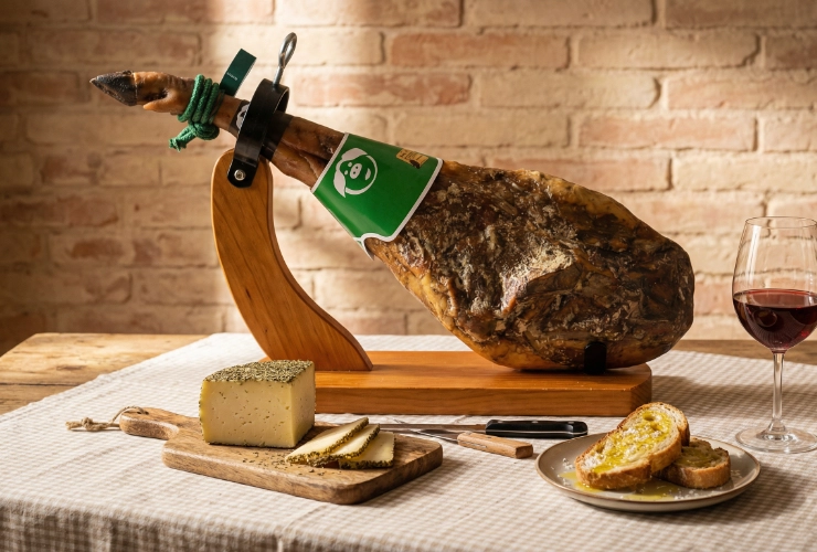 Iberico ham - Jamon Cebo de Campo (100%, 75% of 50% Iberisch ras) (8 - 8,5 kg)